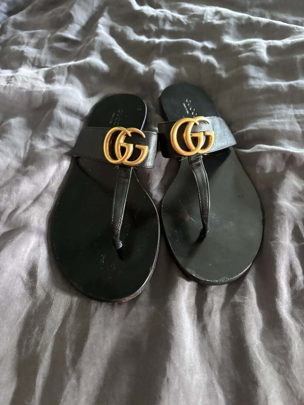 Gucci Black Leather Marmont GG Thong Sandals Size 37